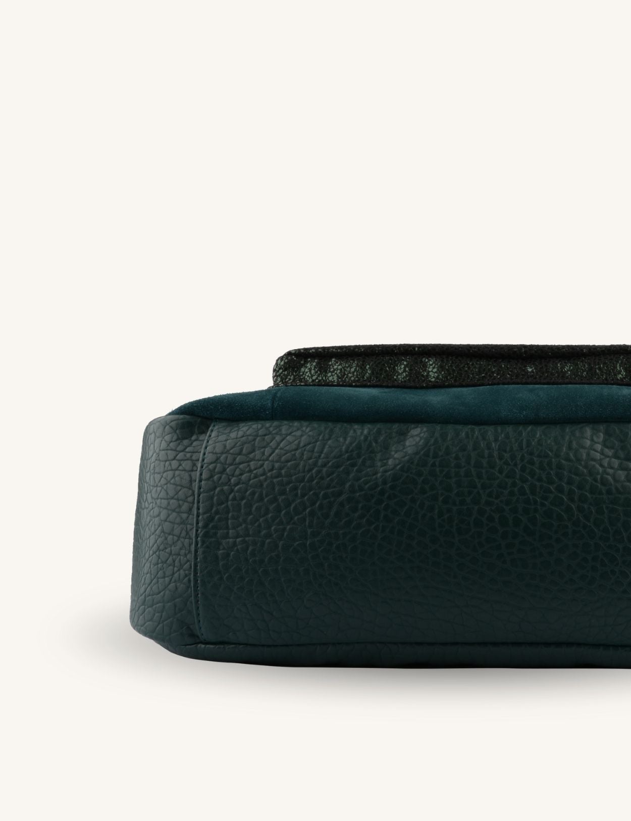 Betsy - Bowler bag